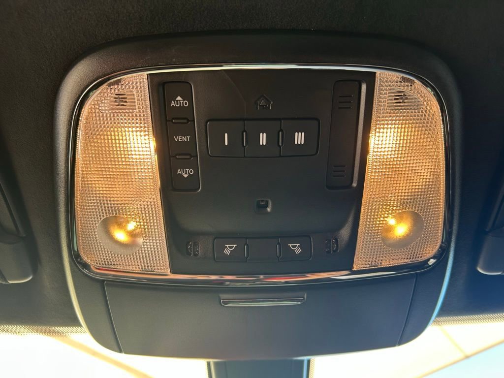 Used 2023 Dodge Charger SRT Hellcat image 39