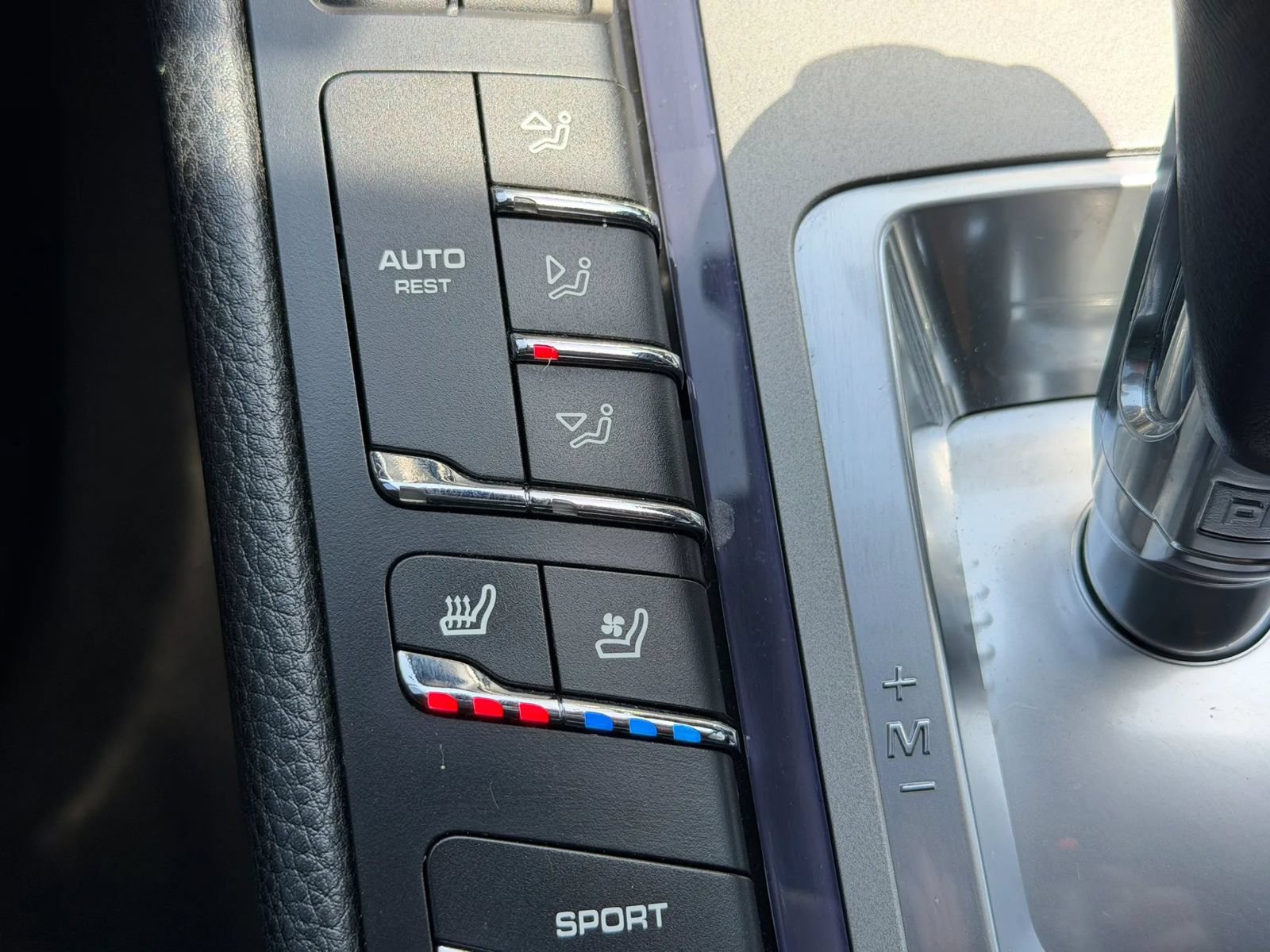 Used 2014 Porsche Panamera 4 AWD/4WD image 38