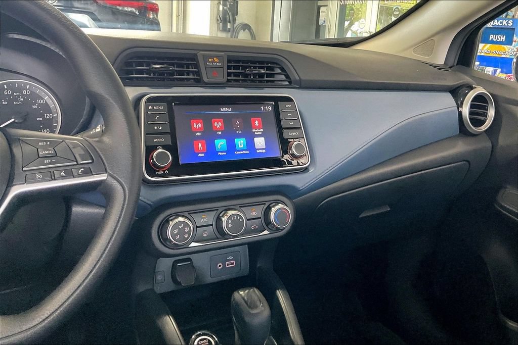Used 2025 Nissan Versa SV FWD image 10