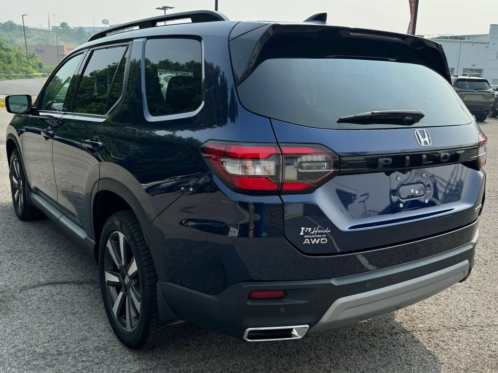 Used 2025 Honda Pilot Touring image 5