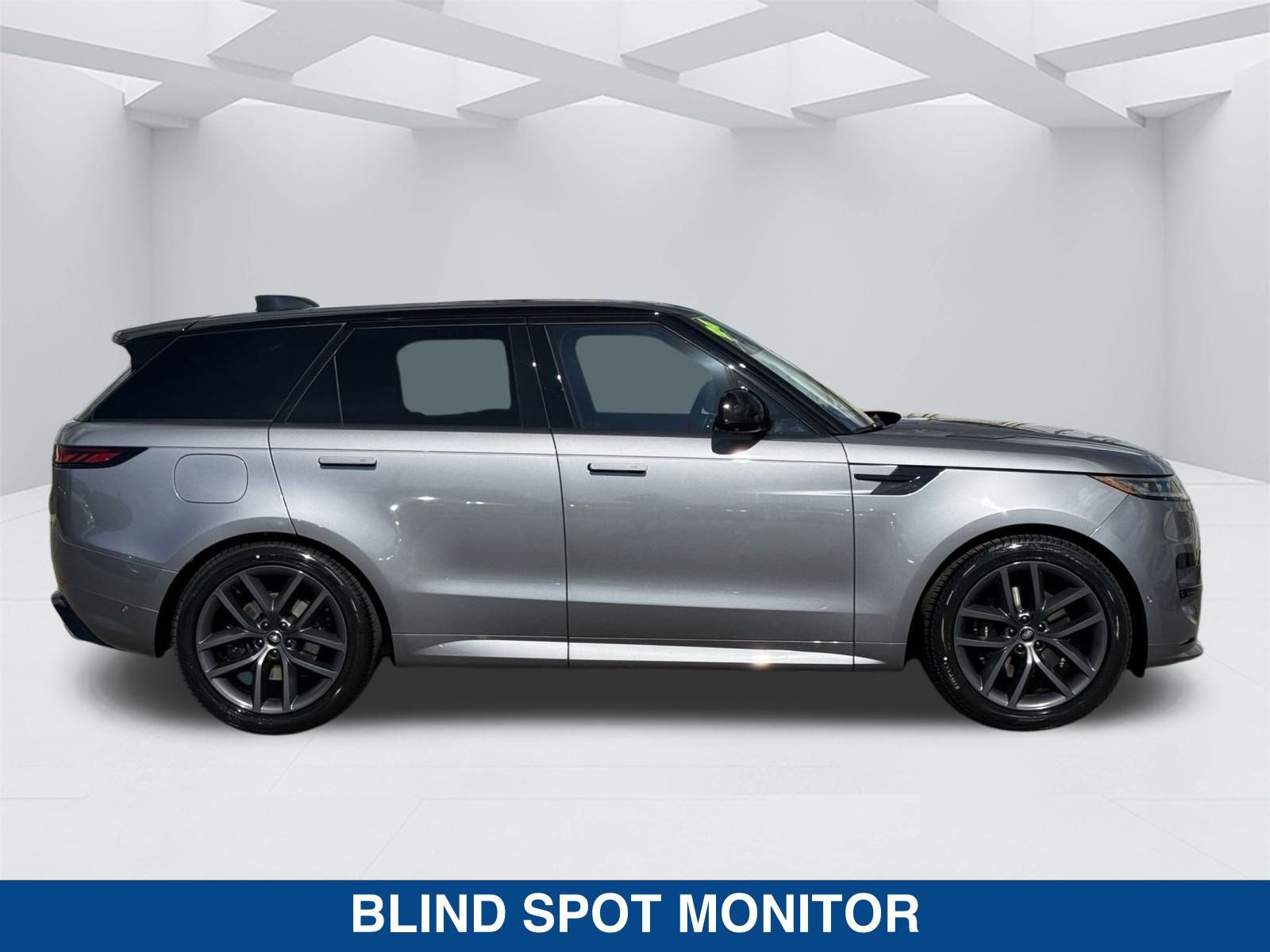 Used 2024 Land Rover Range Rover Sport Dynamic SE image 3