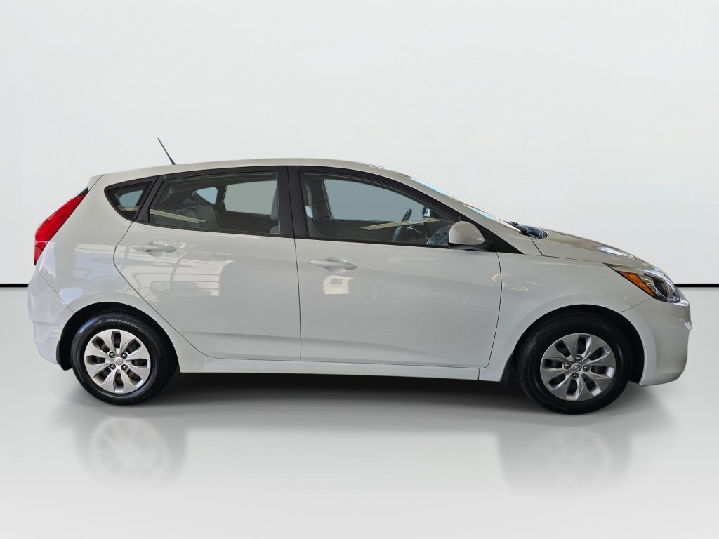 Used 2016 Hyundai Accent SE FWD image 6