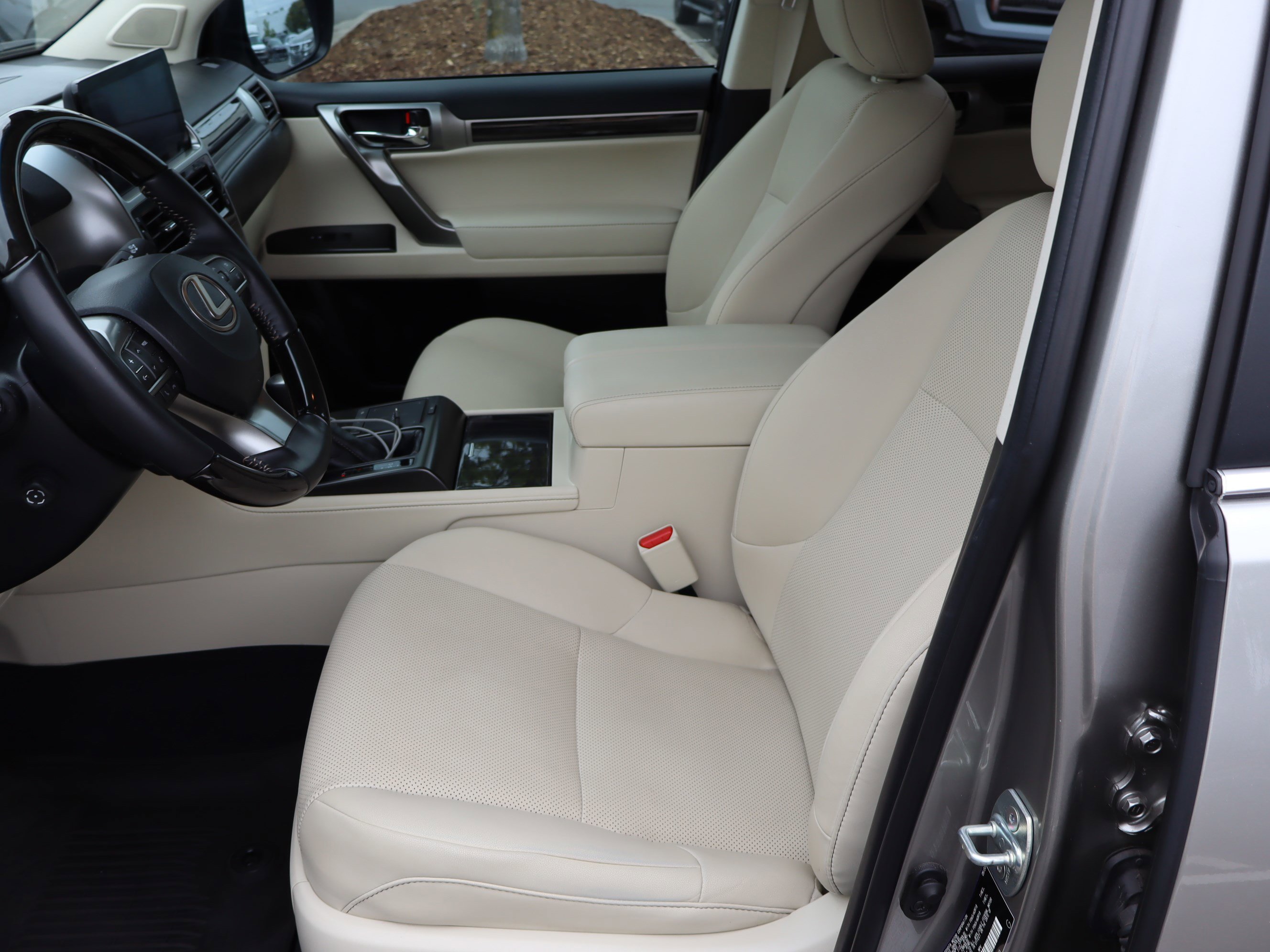 Used 2023 Lexus GX 460 Premium AWD/4WD image 18