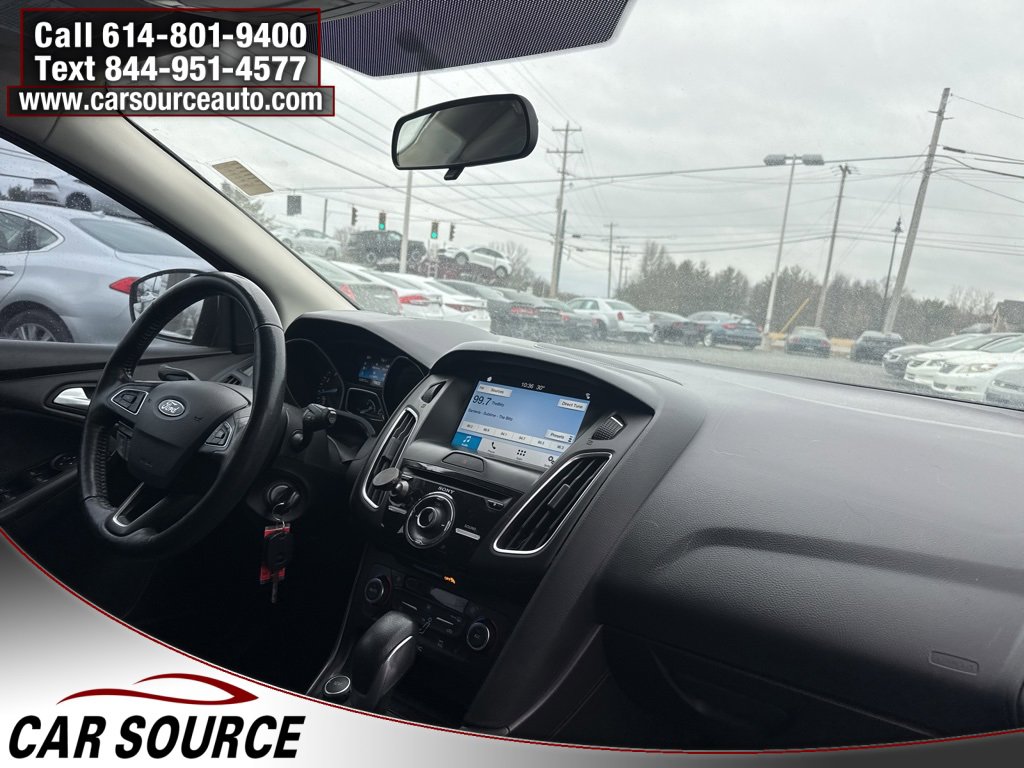 Used 2017 Ford Focus SEL w/ Cold Weather Package image 39