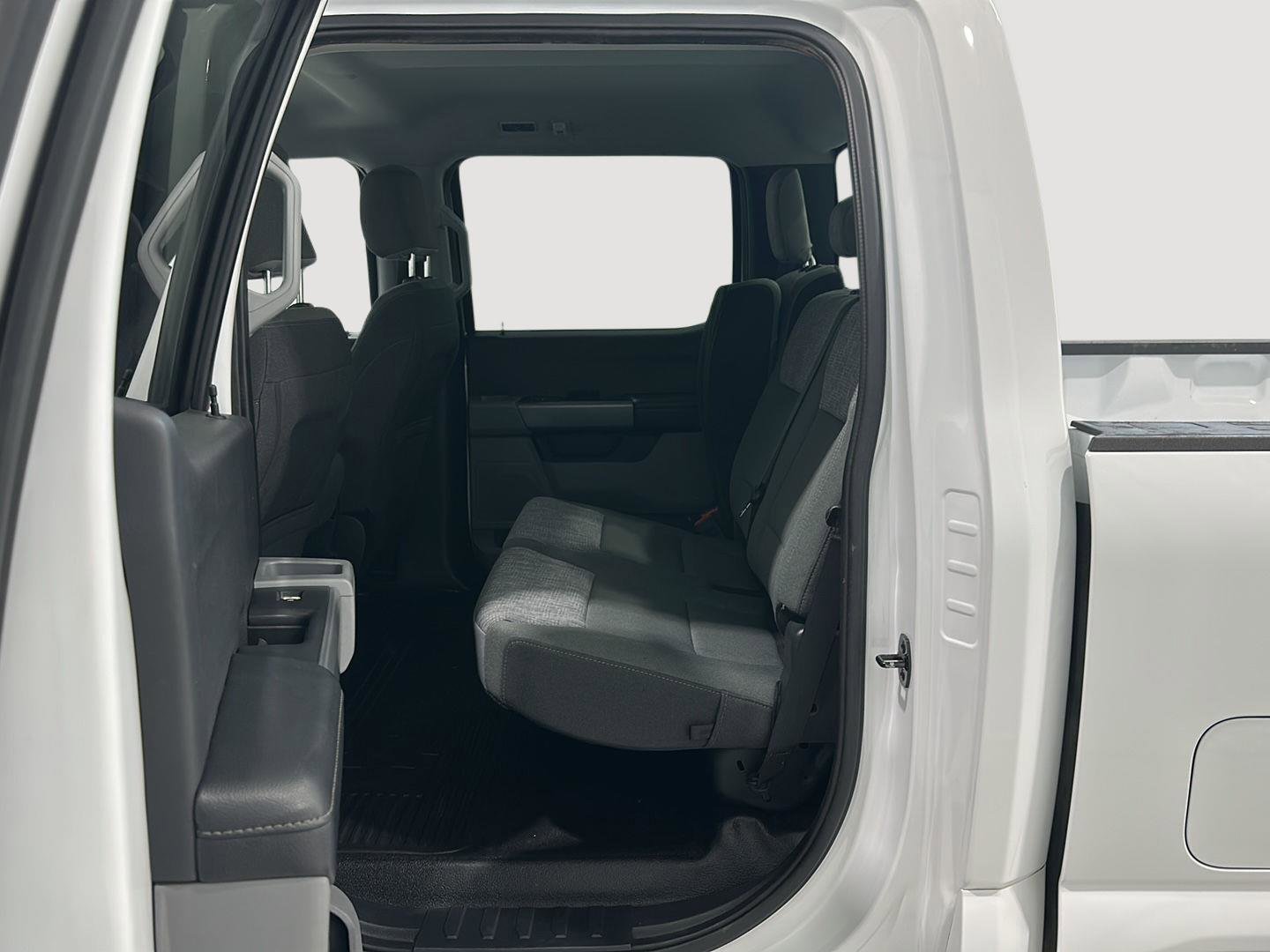 Used 2023 Ford F250 XLT w/ FX4 Off-Road Package image 19