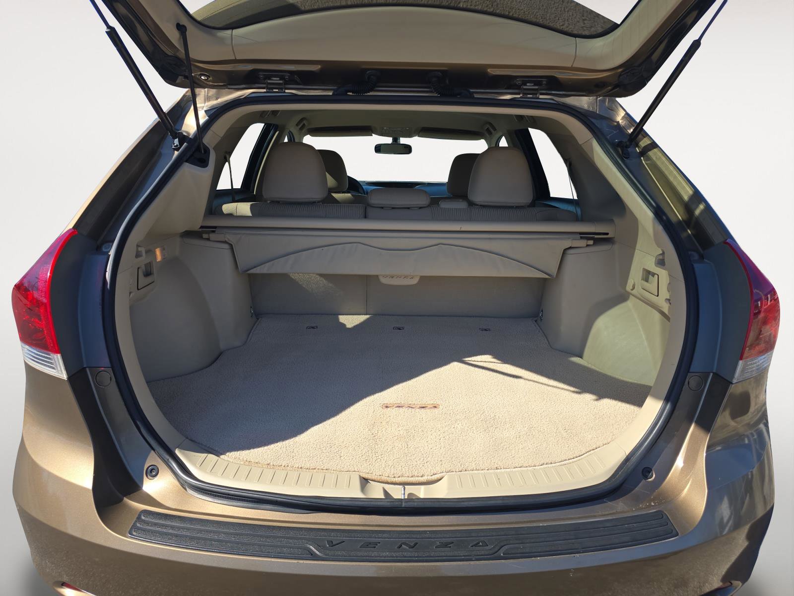 Used 2013 Toyota Venza LE w/ LE Convenience Pkg image 13