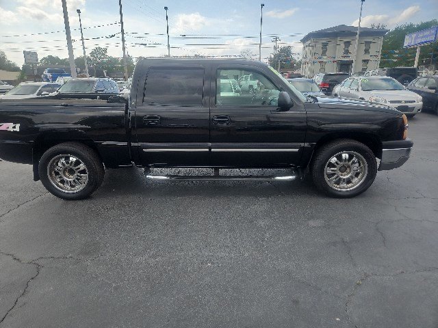 Used 2004 Chevrolet Silverado 1500 LT image 2