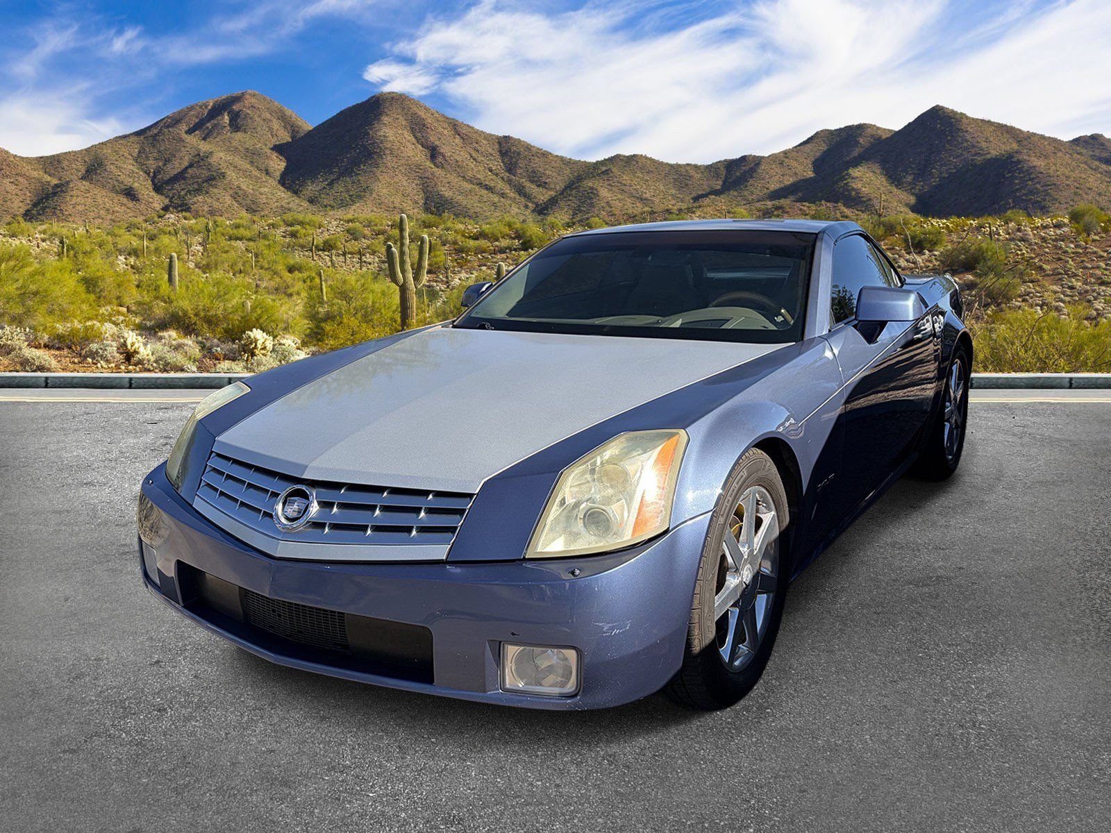 Used 2005 Cadillac XLR RWD image 2