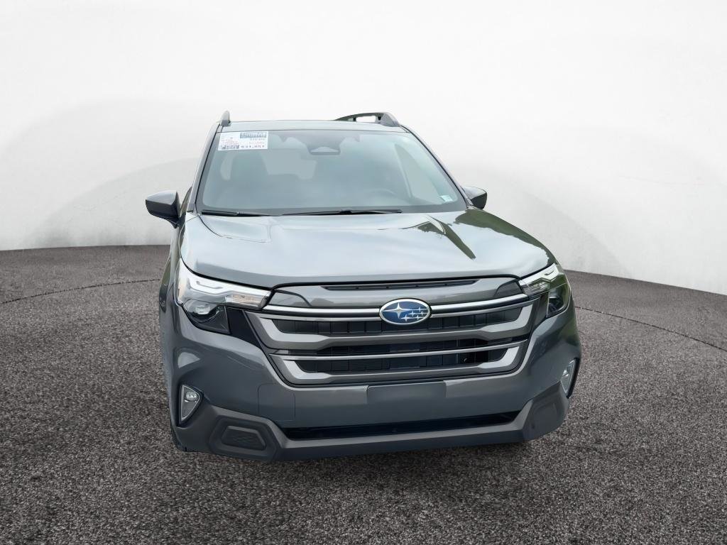Used 2025 Subaru Forester Premium AWD/4WD image 3
