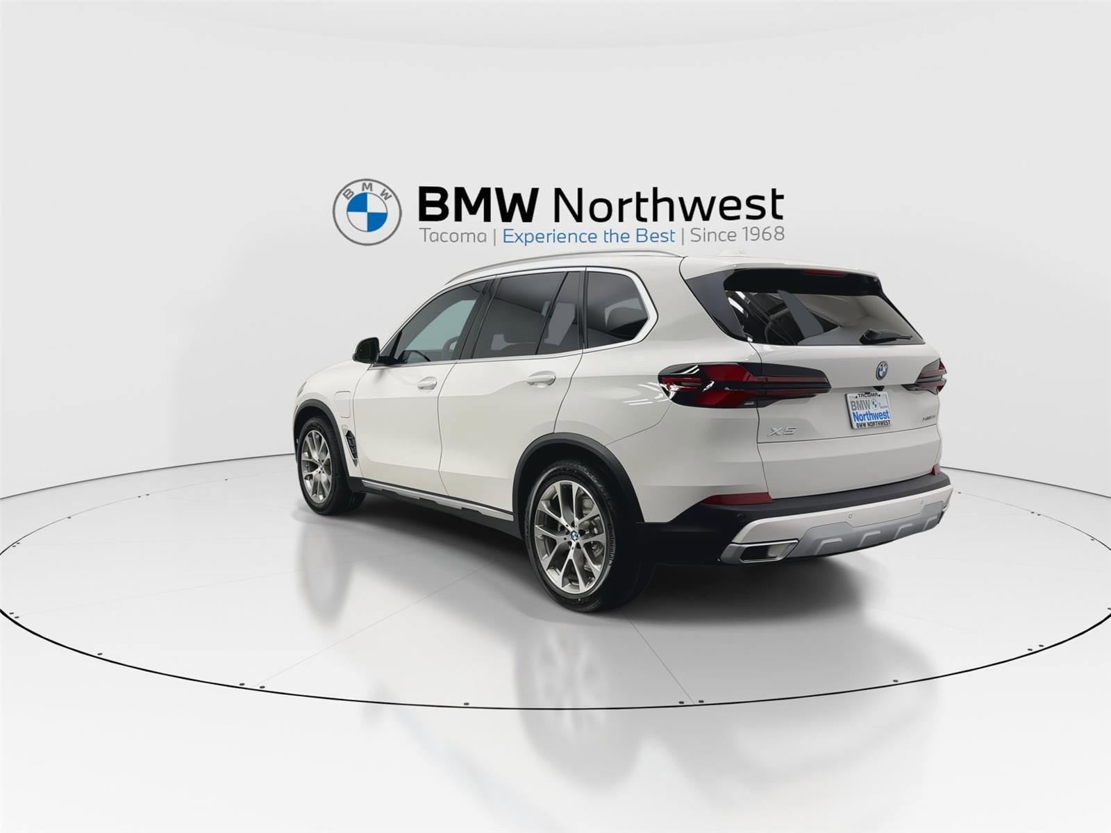 New 2026 BMW X5 xDrive50e w/ Executive Package image 12