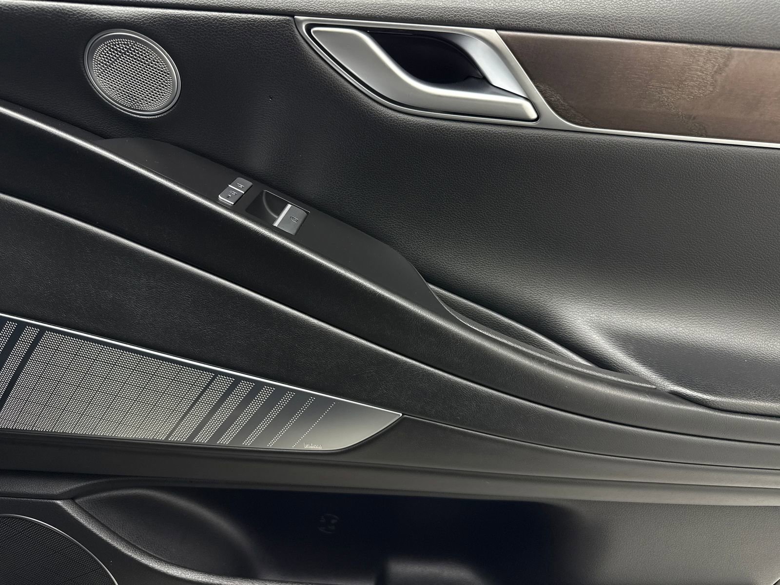 Used 2022 Genesis G80 2.5T w/ Prestige Package image 43