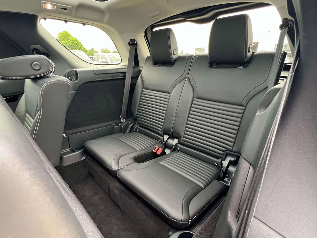 Used 2024 Land Rover Discovery S AWD/4WD image 16