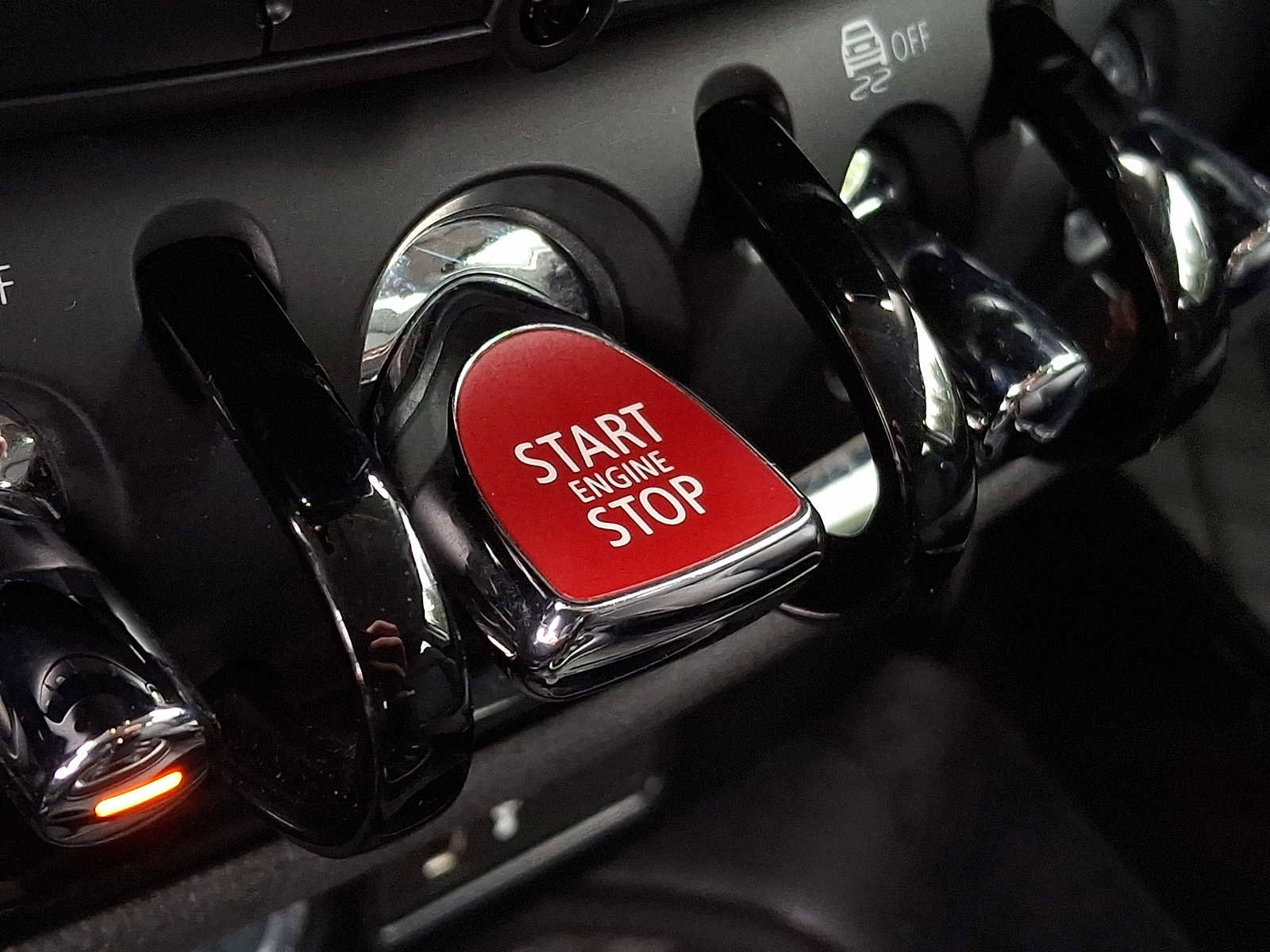 Certified 2023 MINI Cooper Clubman S image 21