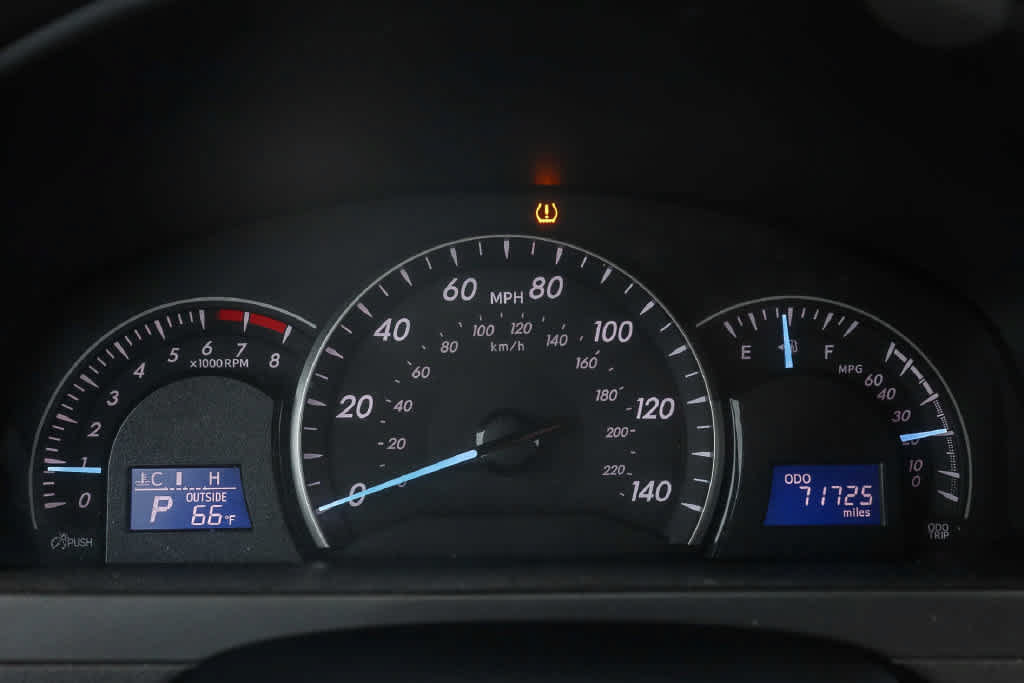 Used 2012 Toyota Camry LE FWD image 21
