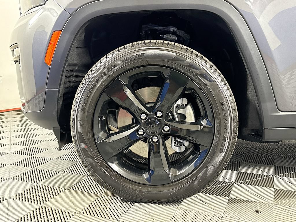 Used 2026 Jeep Grand Cherokee L Limited w/ Limited Altitude Package AWD/4WD image 32
