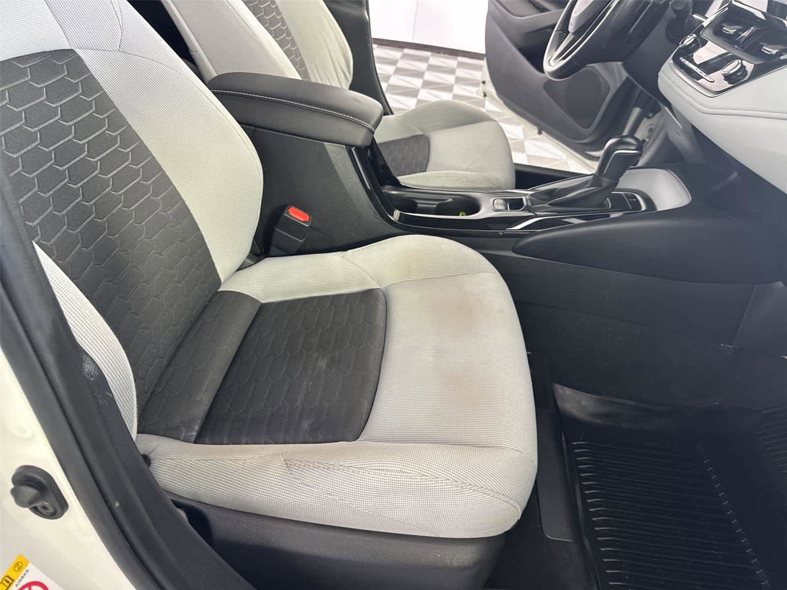 Used 2019 Toyota Corolla SE FWD image 15