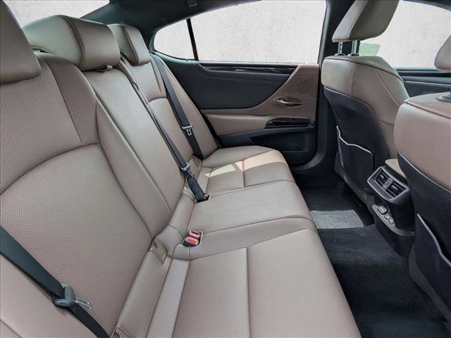 Used 2023 Lexus ES 350 w/ Accessory Package (Z2) image 19