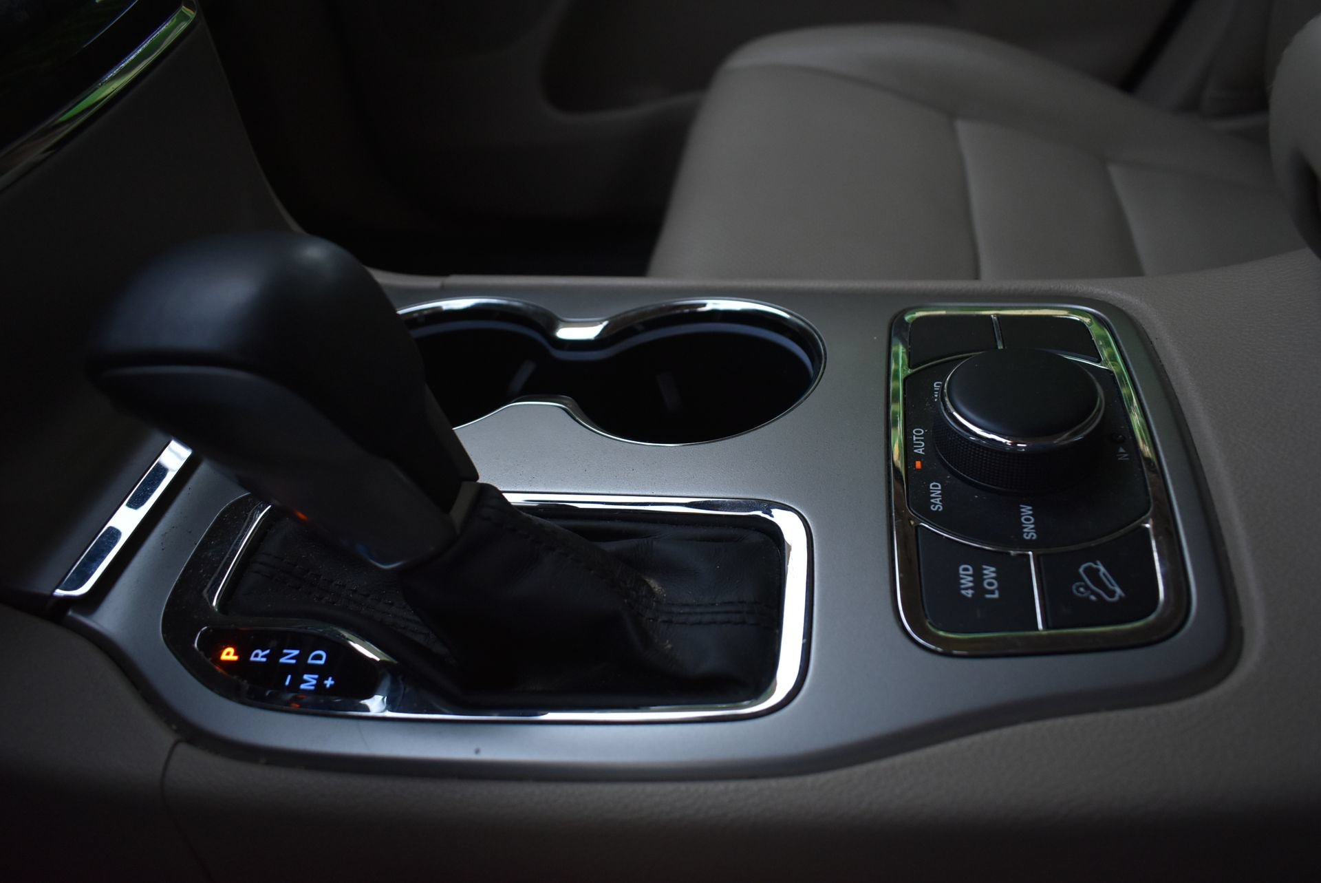 Used 2019 Jeep Grand Cherokee Limited w/ Luxury Group II AWD/4WD image 31