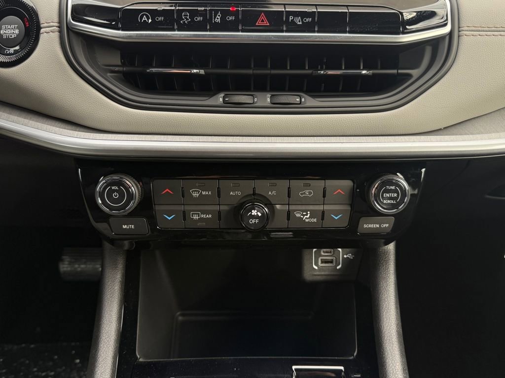 New 2026 Jeep Compass Limited image 24