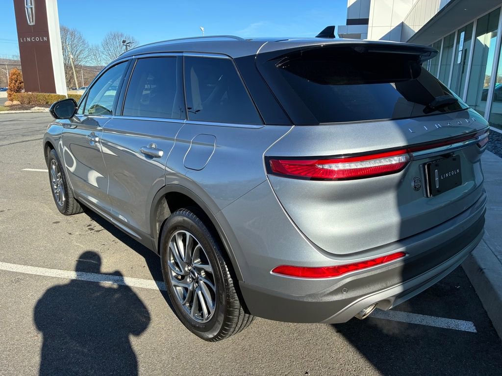 Certified 2022 Lincoln Corsair AWD w/ Equipment Group 101A image 3