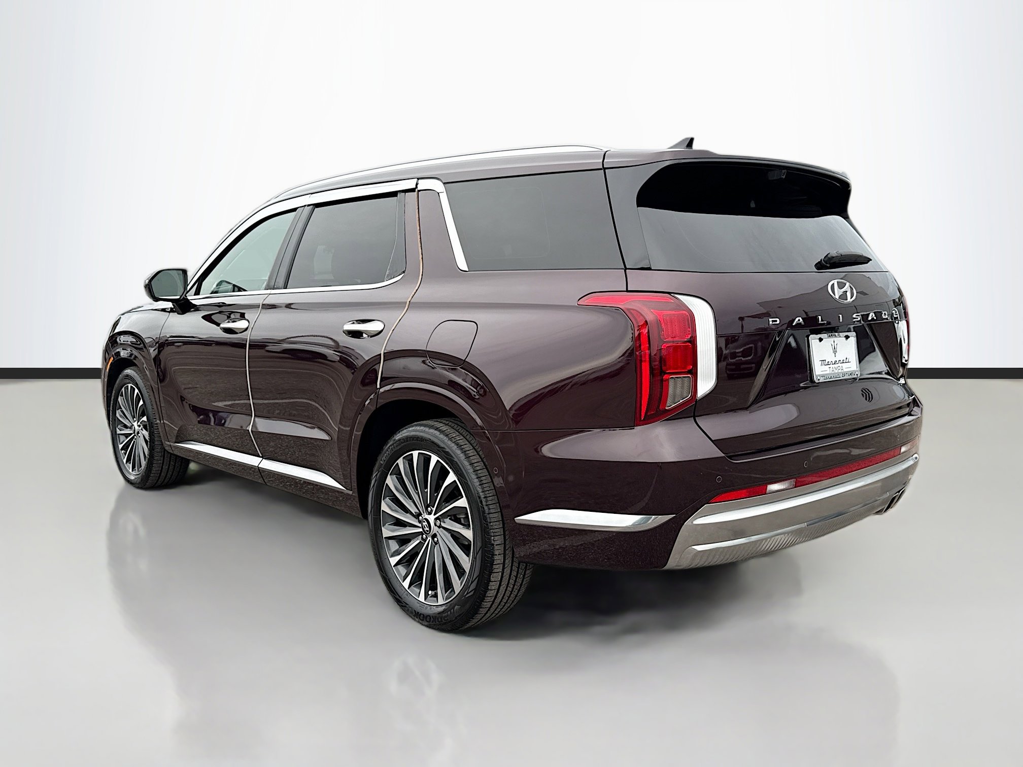 Used 2024 Hyundai Palisade Calligraphy image 5