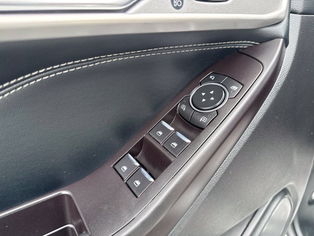 Used 2020 Ford Explorer Limited AWD/4WD image 32