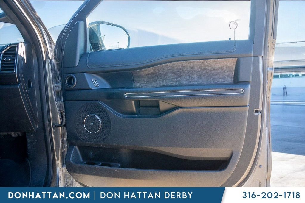 Used 2021 Ford Expedition Max Limited image 22