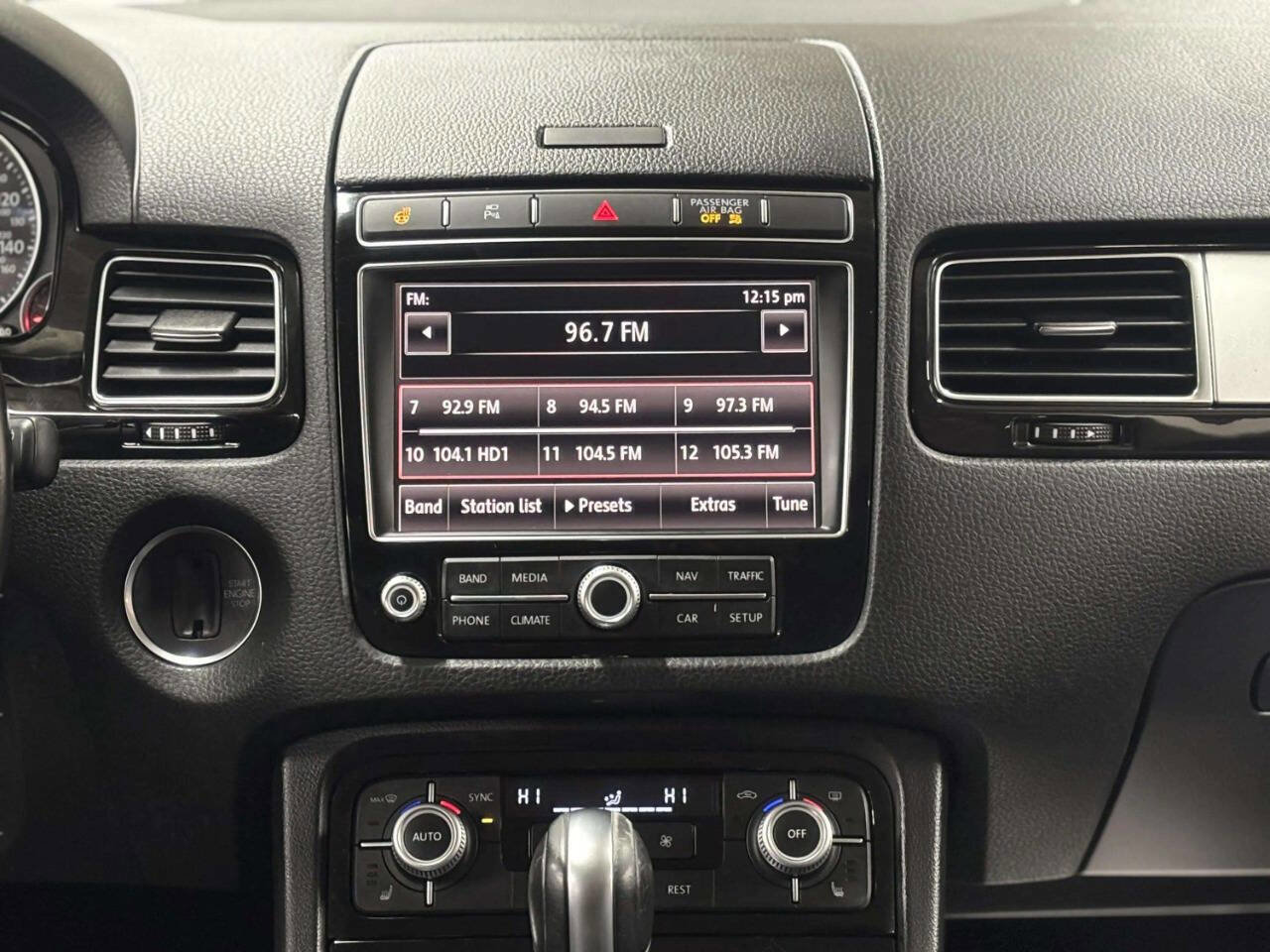 Used 2016 Volkswagen Touareg VR6 image 25