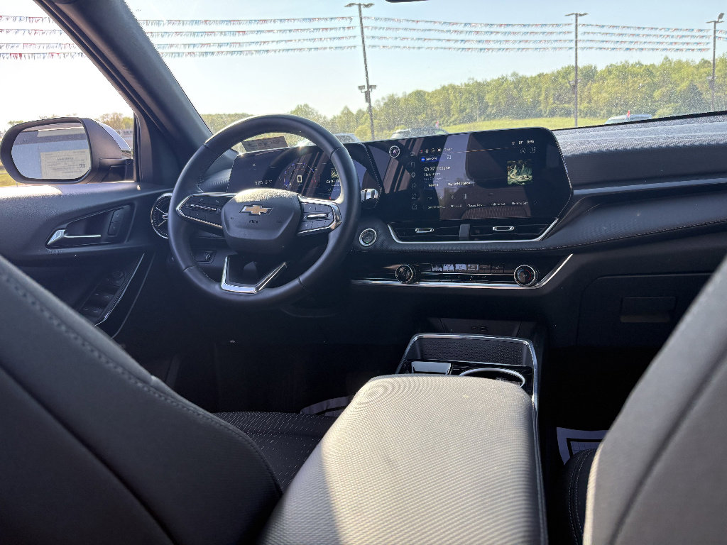 Used 2025 Chevrolet Equinox LT FWD image 25