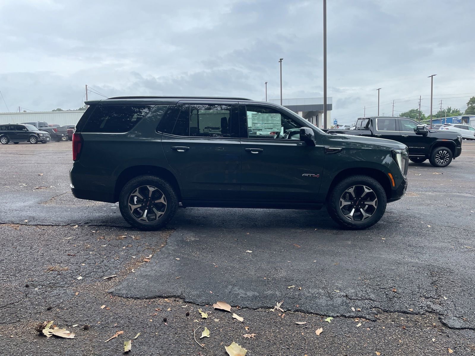 New 2026 GMC Yukon AT4 w/ AT4 Premium Package AWD/4WD image 7
