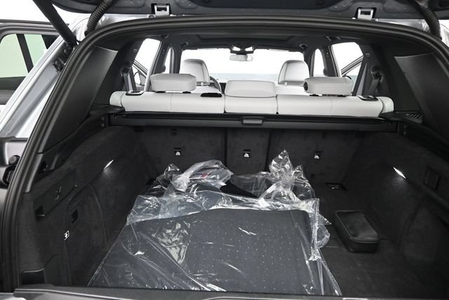 New 2026 BMW X5 xDrive50e w/ M Sport Package AWD/4WD image 19