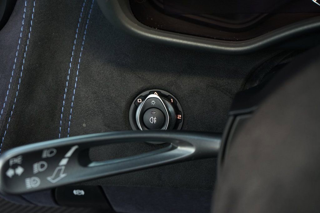 Used 2020 McLaren 600LT Spider image 28