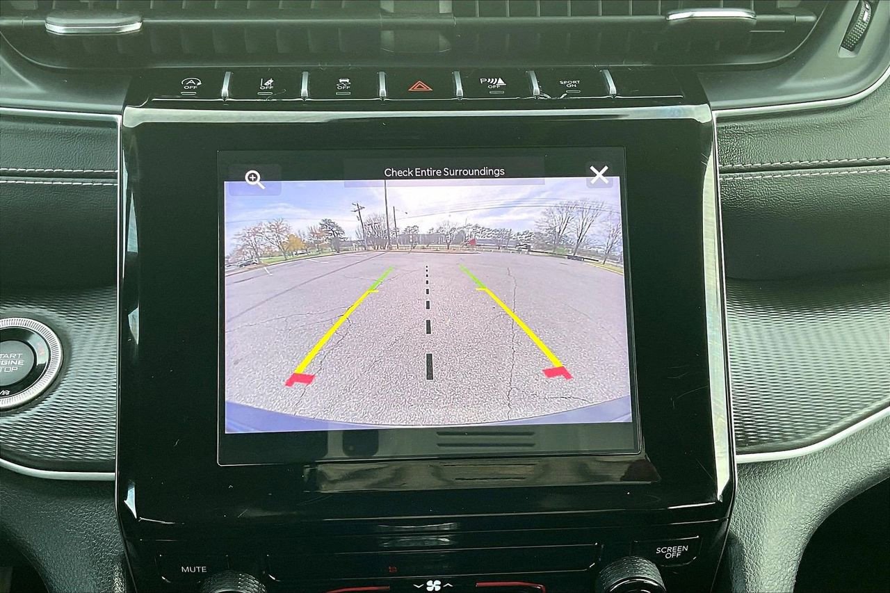 Certified 2023 Jeep Grand Cherokee Laredo X image 14