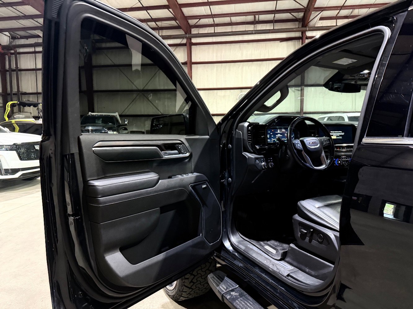Used 2022 GMC Sierra 1500 SLT w/ SLT Convenience Package AWD/4WD image 13