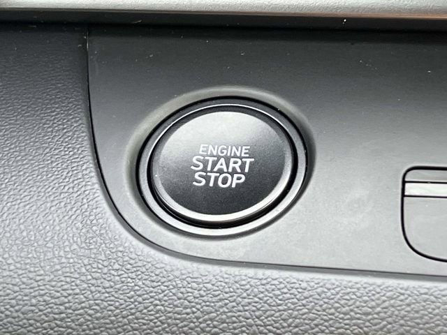 Certified 2025 Hyundai Elantra SEL image 25