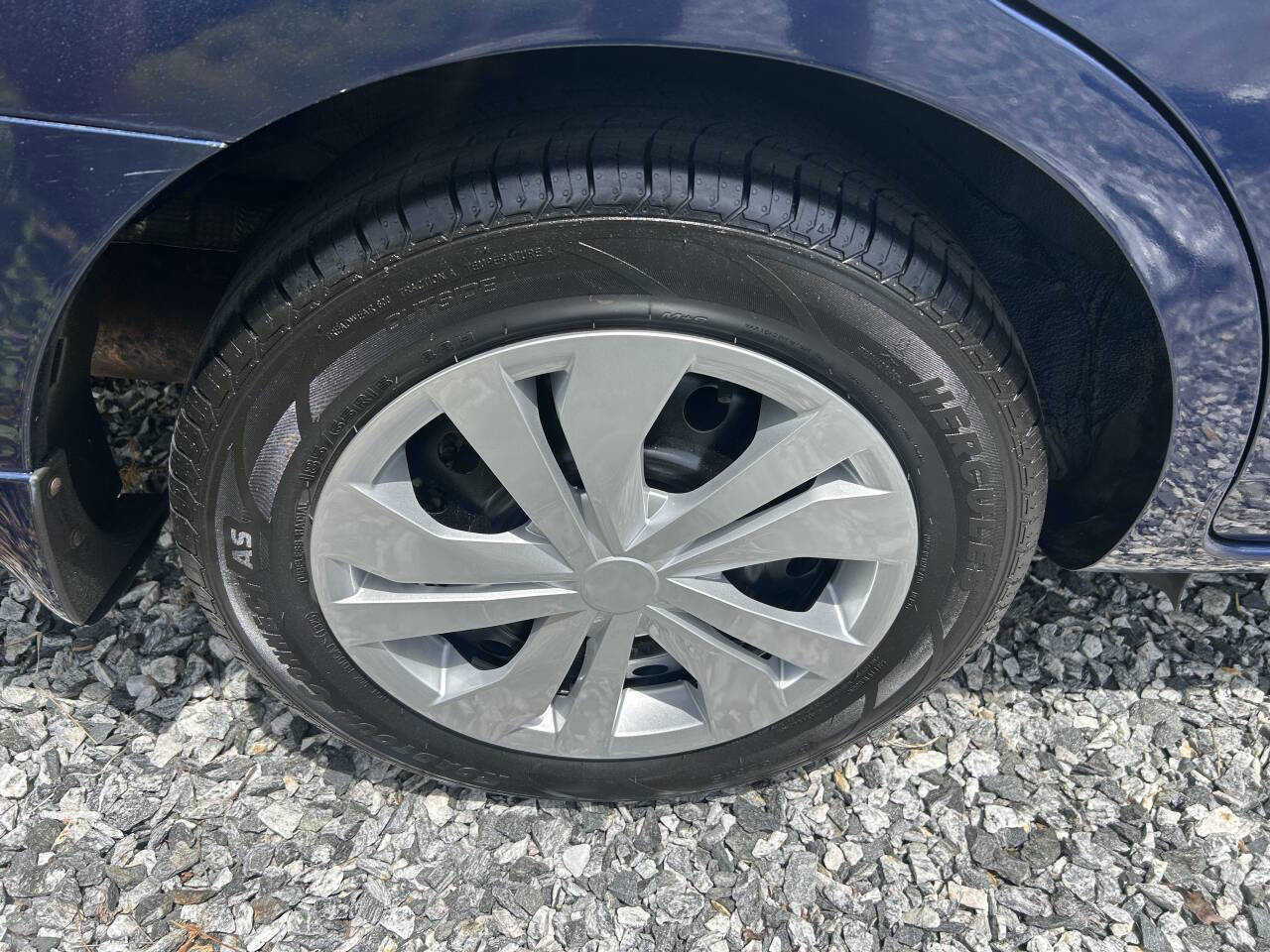 Used 2014 Nissan Versa SV FWD image 23
