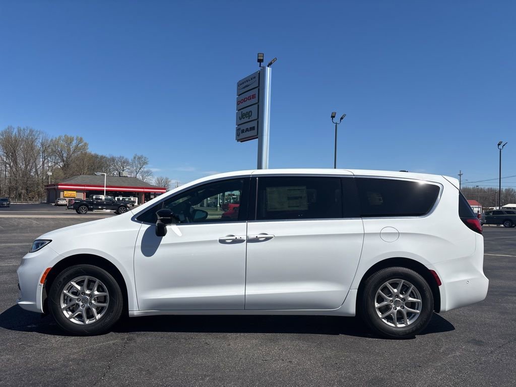 New 2025 Chrysler Pacifica Select image 8