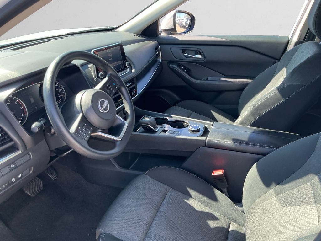 Used 2024 Nissan Rogue SV AWD/4WD image 9
