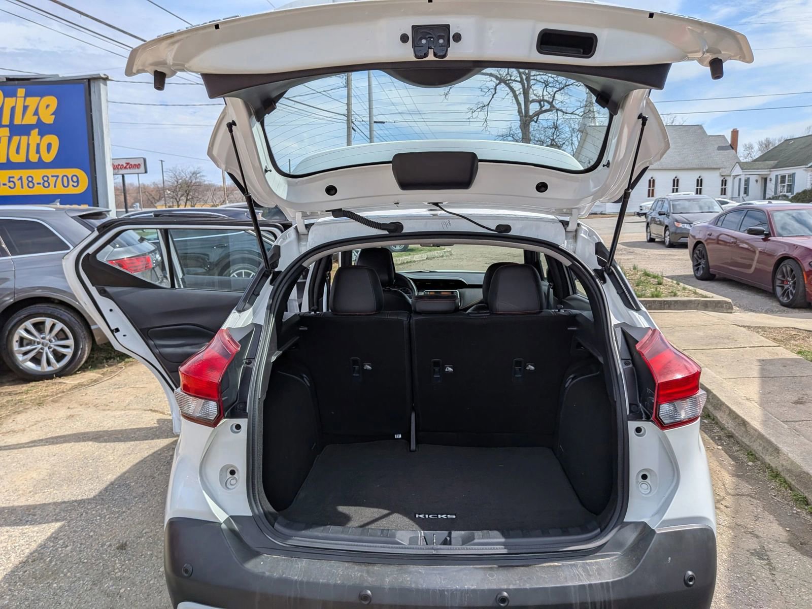 Used 2020 Nissan Kicks SR w/ SR Premium Package image 27