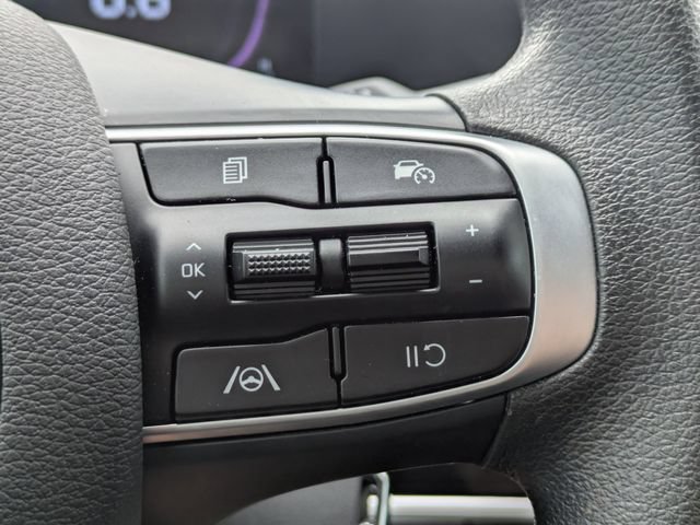 Used 2025 Kia Sportage LX AWD/4WD image 24