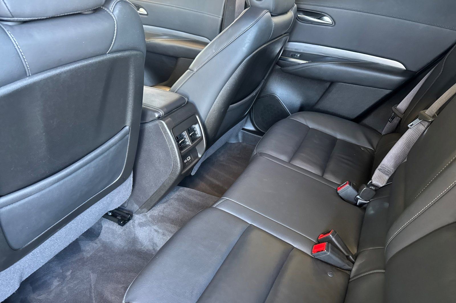 Certified 2025 Cadillac XT4 Premium Luxury image 13