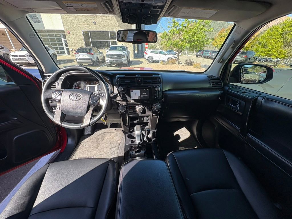 Used 2017 Toyota 4Runner TRD Off-Road Premium AWD/4WD image 4