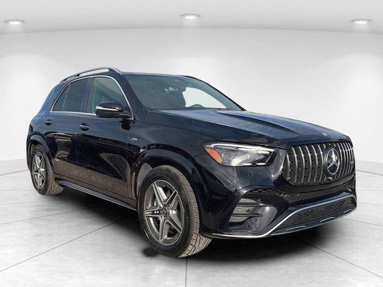 Used 2025 Mercedes-Benz GLE 53 AMG 4MATIC image 2
