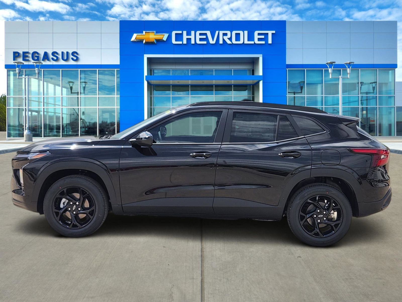 New 2026 Chevrolet Trax LT w/ Driver Confidence Package FWD image 3