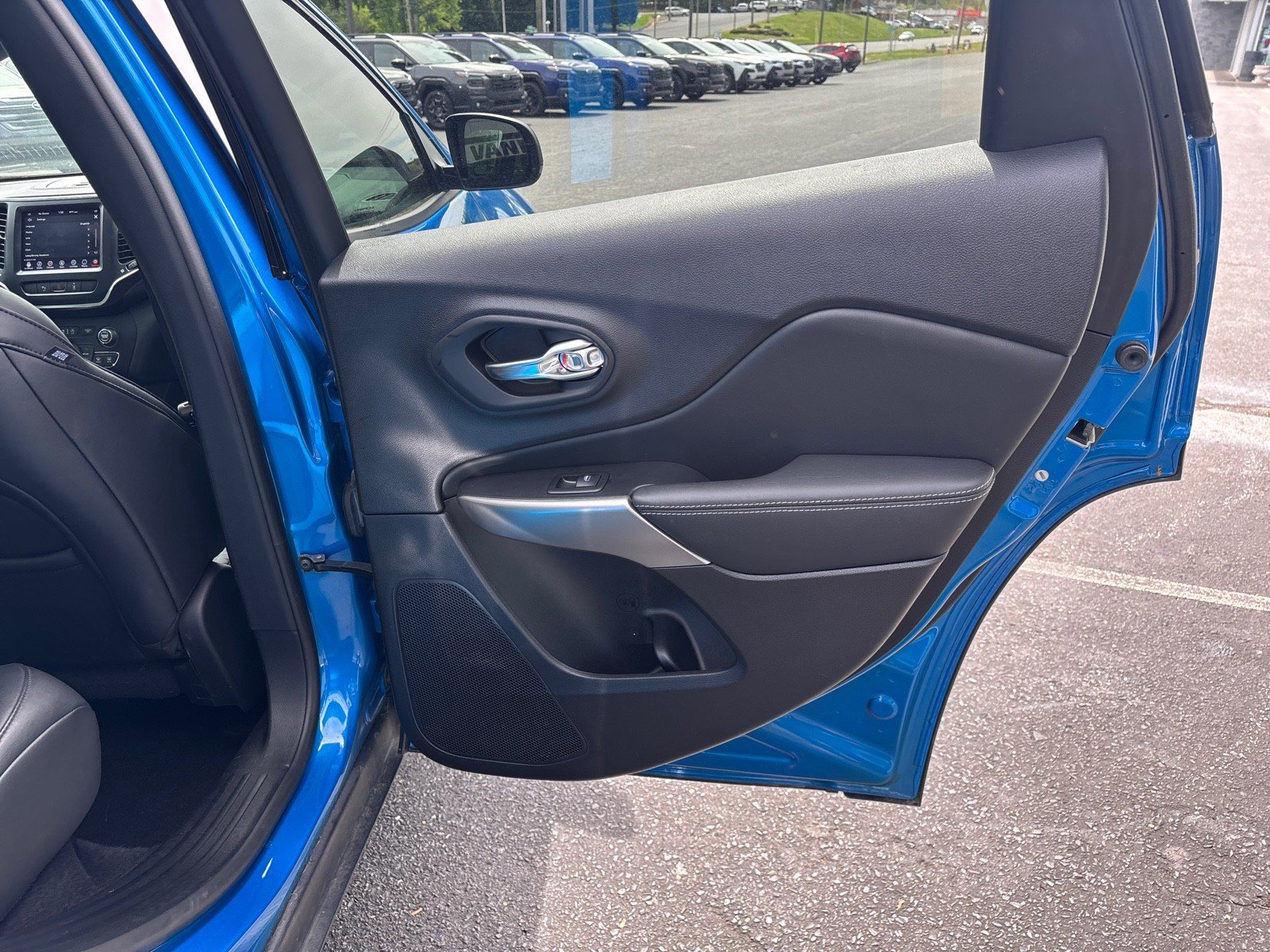 Used 2021 Jeep Cherokee Latitude Lux 80th Anniv w/ Quick Order Package 26U 80TH FWD image 35