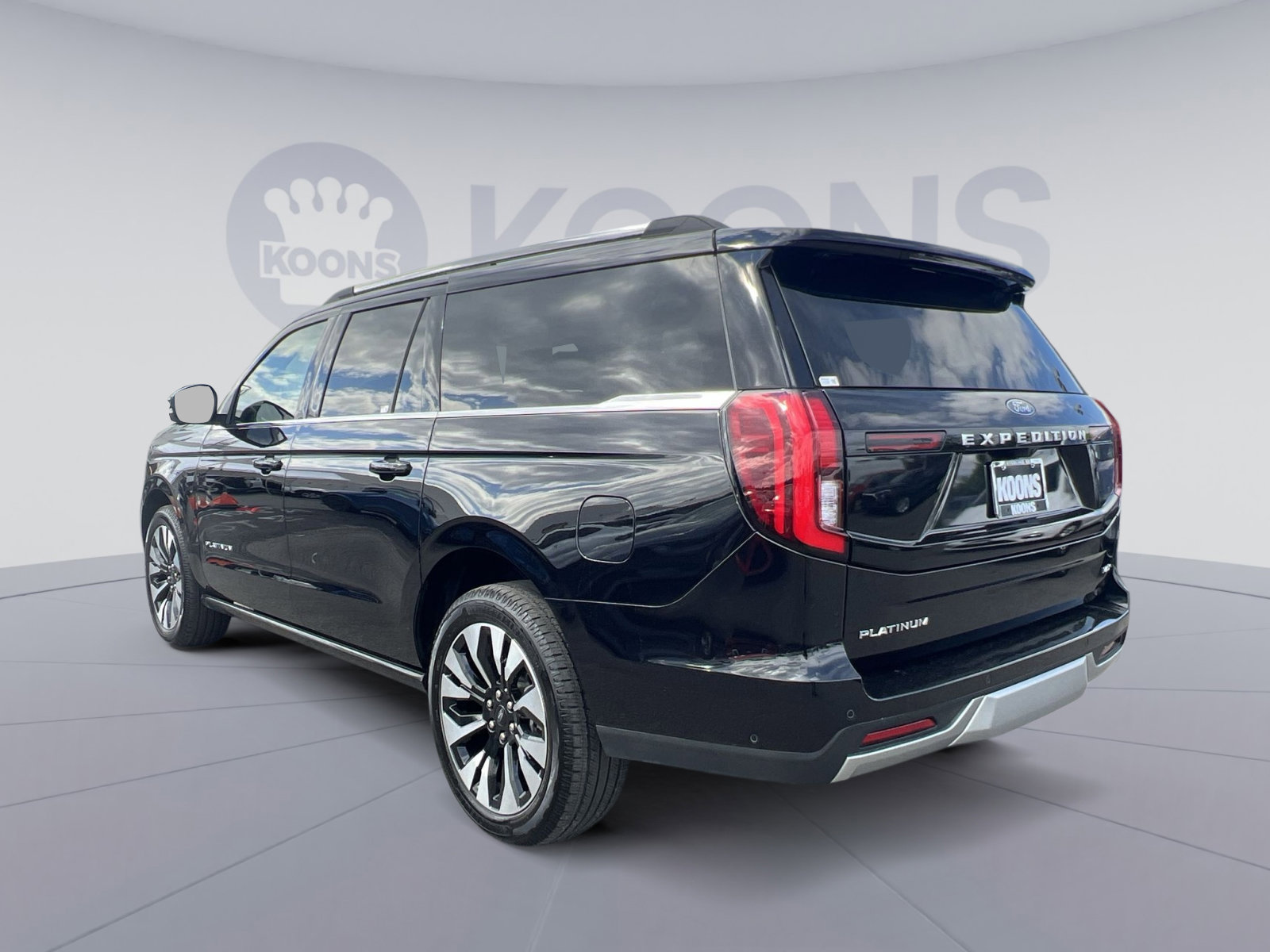 Used 2025 Ford Expedition Max Platinum w/ Driver's Package AWD/4WD image 14