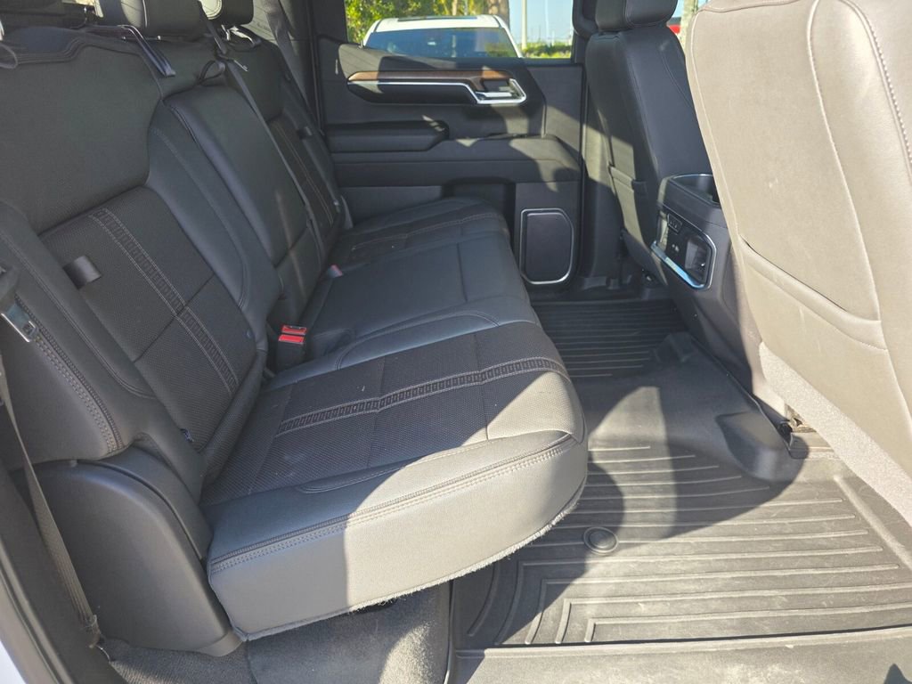 Used 2022 Chevrolet Silverado 1500 High Country w/ High Country Premium Package image 13