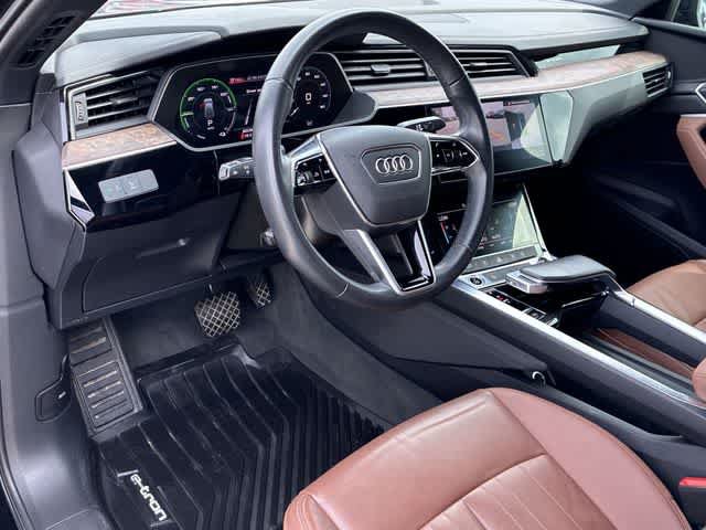 Used 2022 Audi e-tron Premium AWD/4WD image 2