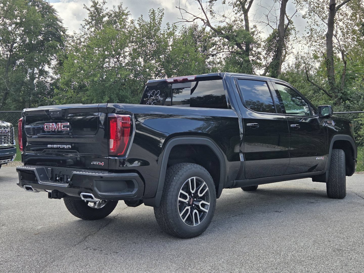 New 2026 GMC Sierra 1500 AT4 w/ AT4 Premium Package AWD/4WD image 20
