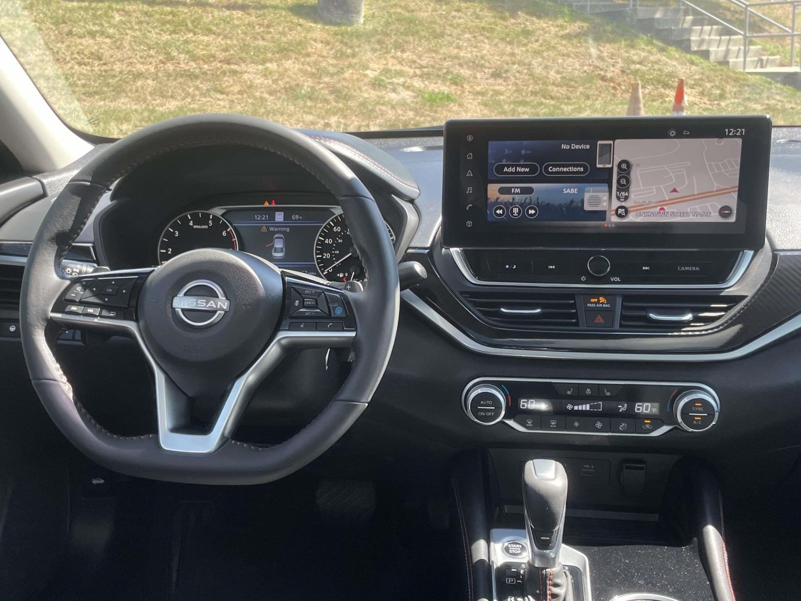 Used 2023 Nissan Altima 2.0 SR FWD image 12